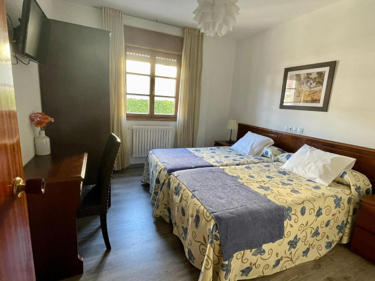 Hotel La Bilbaina De Vegadeo Ngoại thất bức ảnh