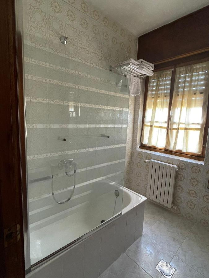 Hotel La Bilbaina De Vegadeo Ngoại thất bức ảnh