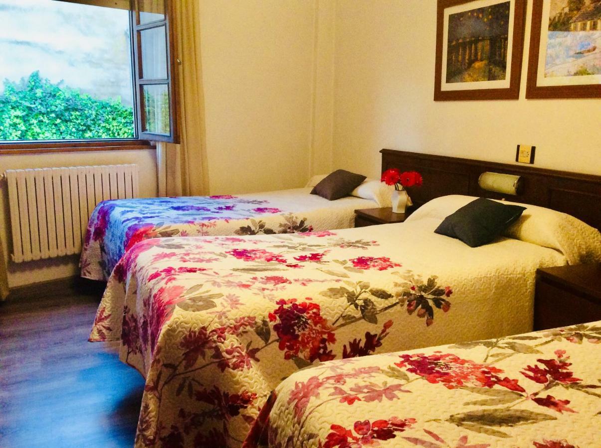 Hotel La Bilbaina De Vegadeo Ngoại thất bức ảnh